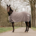 HORKA Fleece rug with chest flap and ornament