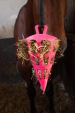 Hay Slow Feeder Fun & Flex Carrot Pink - Image 4