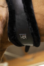 NORTON XTR short girth -Synthetic sheepskin- - Image 5