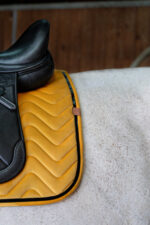 EQUITHÈME "Glossy" Saddle pad - Image 7