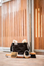 Horze Wooden Grooming Set - Image 2