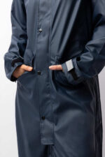 Horze Hazel Women's Long Raincoat with Slits - Image 7