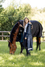 Horze Hazel Women's Long Raincoat with Slits - Image 2