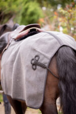 PADDOCK Quarter Wooltouch kidney rug - Image 16