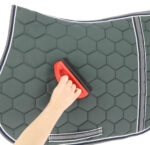 HIPPOTONIC rubber brush for saddle pads - Image 6