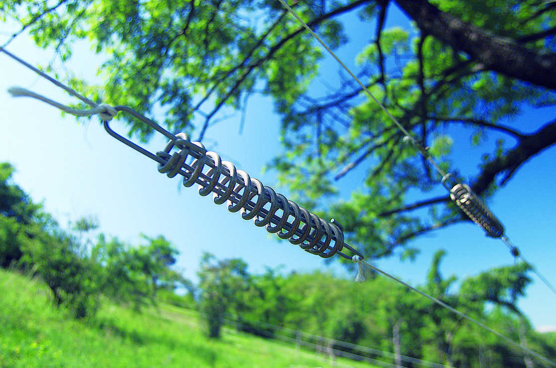 BEAUMONT wire tensioner with spring