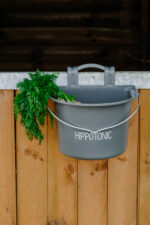 HIPPOTONIC feed bucket with hook and handle - Image 11