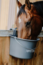 HIPPOTONIC feed bucket with hook and handle - Image 14