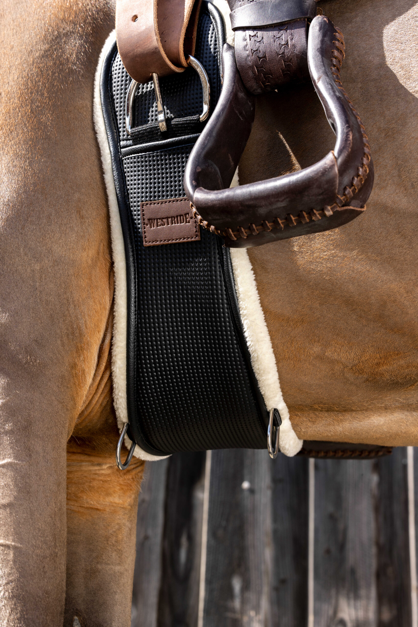 WESTRIDE Belt made of synthetic sheepskin